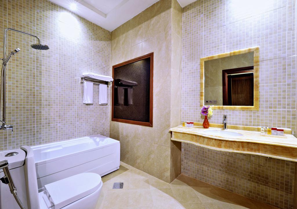 فيلا جدةفي فلل الفنار اوريس الفندقية&مسابح خاصة&مسبح عام - الشاطئ الكورنيش الجديد الغرفة الصورة