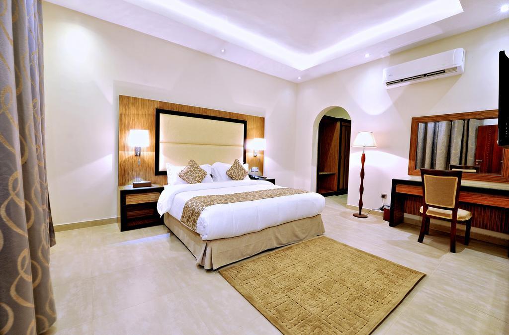 فيلا جدةفي فلل الفنار اوريس الفندقية&مسابح خاصة&مسبح عام - الشاطئ الكورنيش الجديد الغرفة الصورة